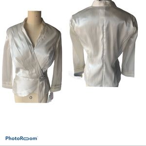 Cachet women’s white blazer